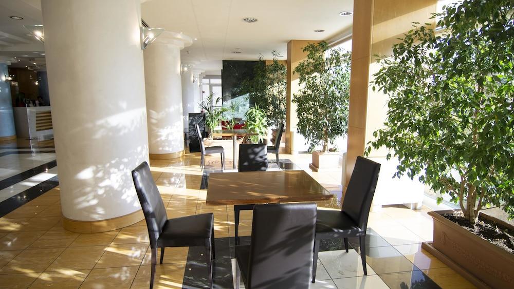 B&B Hotel Cuneo Cristal Exterior photo