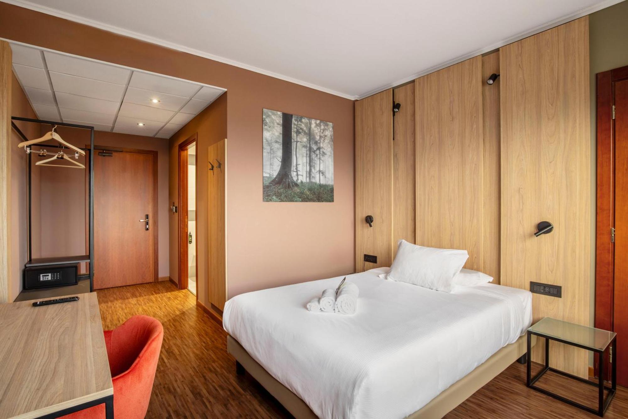 B&B Hotel Cuneo Cristal Exterior photo