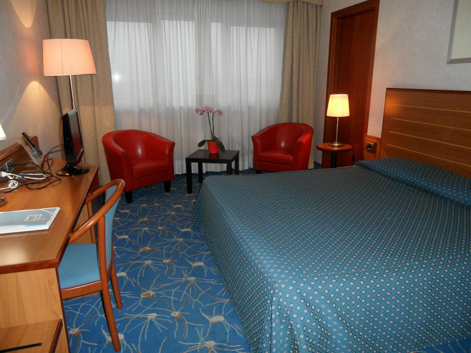 B&B Hotel Cuneo Cristal Exterior photo